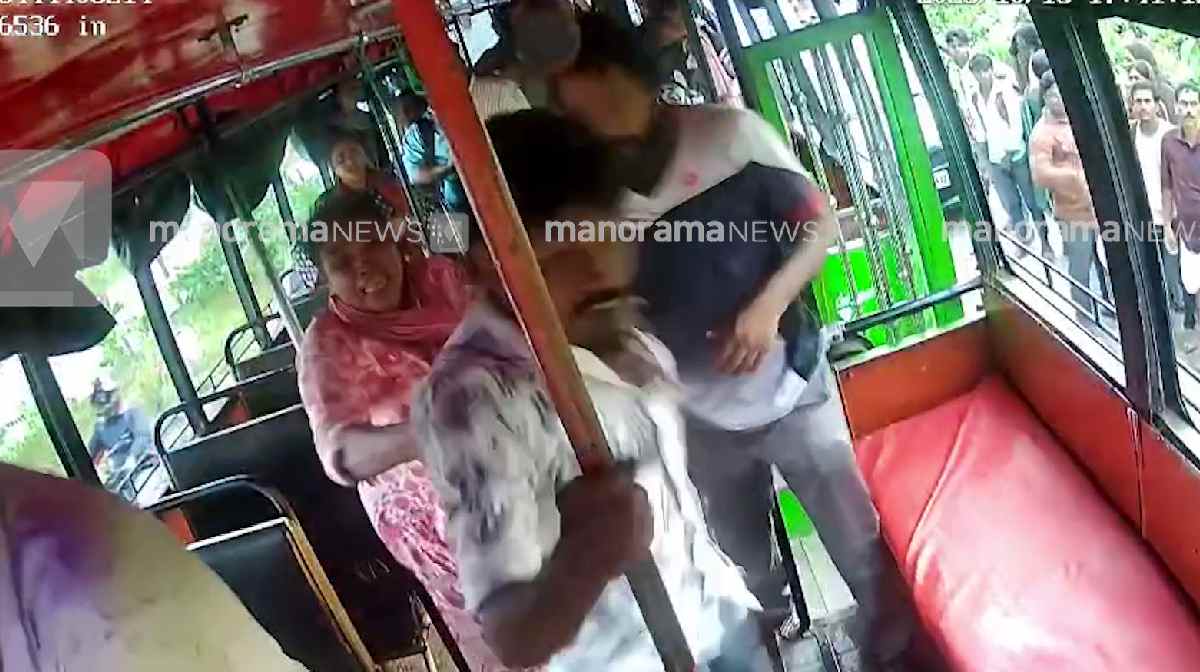 aluva-bus-attack