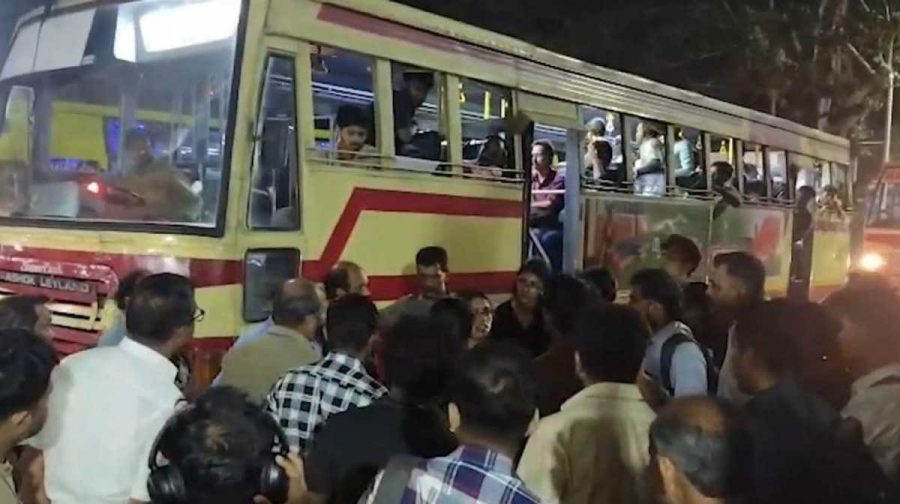 night-travel-safety-chalakudy-ksrtc-conductor-removed