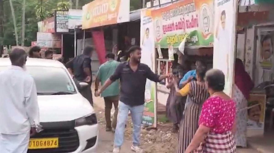 aruvikkara-udf-office-attack