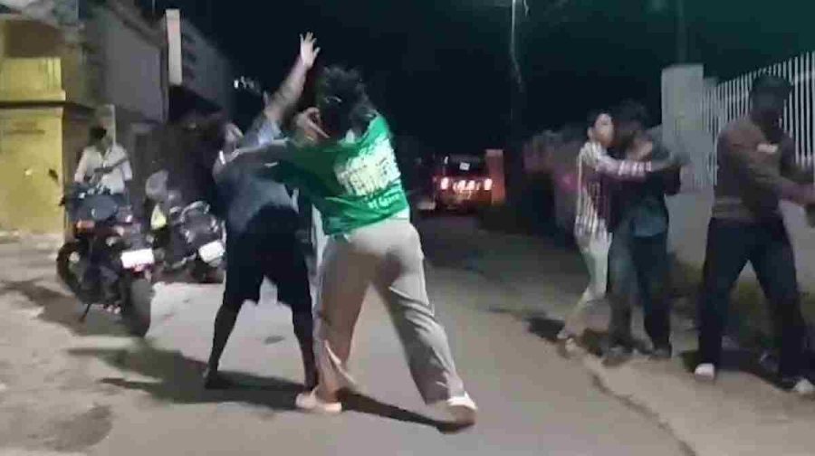 pathanamthitta-sp-office-youth-clash