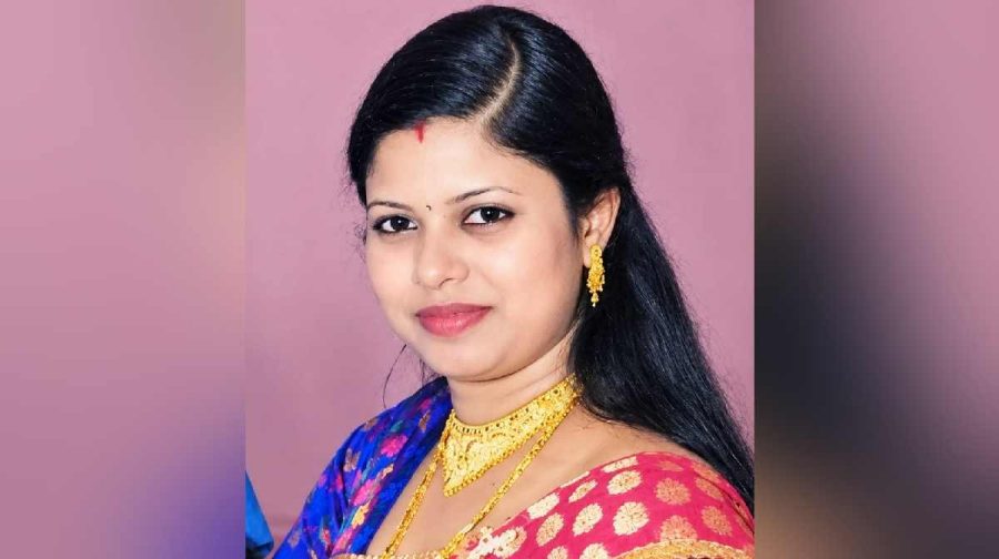 thrissur-chalakudy-meloor-nurse-minu-found-dead-gas-cylinder-fire