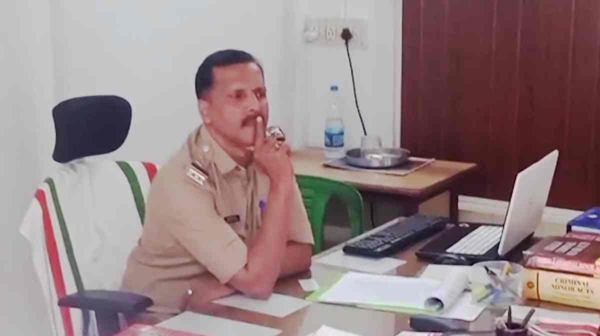 vaikom-ci-shameer-khan-digital-bribe-forced-leave-dgp-report