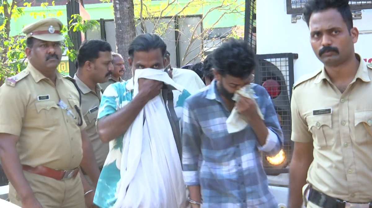 34 പേര്‍ ഒന്നിച്ച് വാടകവീട്ടില്‍, നൂറോളം പൊലീസുകാര്‍ വീടിനു ചുറ്റും ...