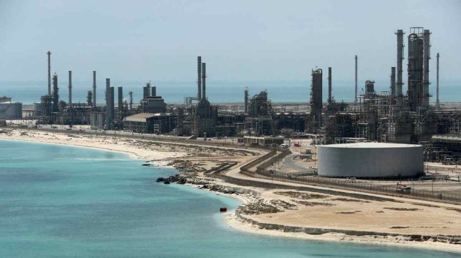 saudi-aramcos-ras-tanura-oil-refinery
