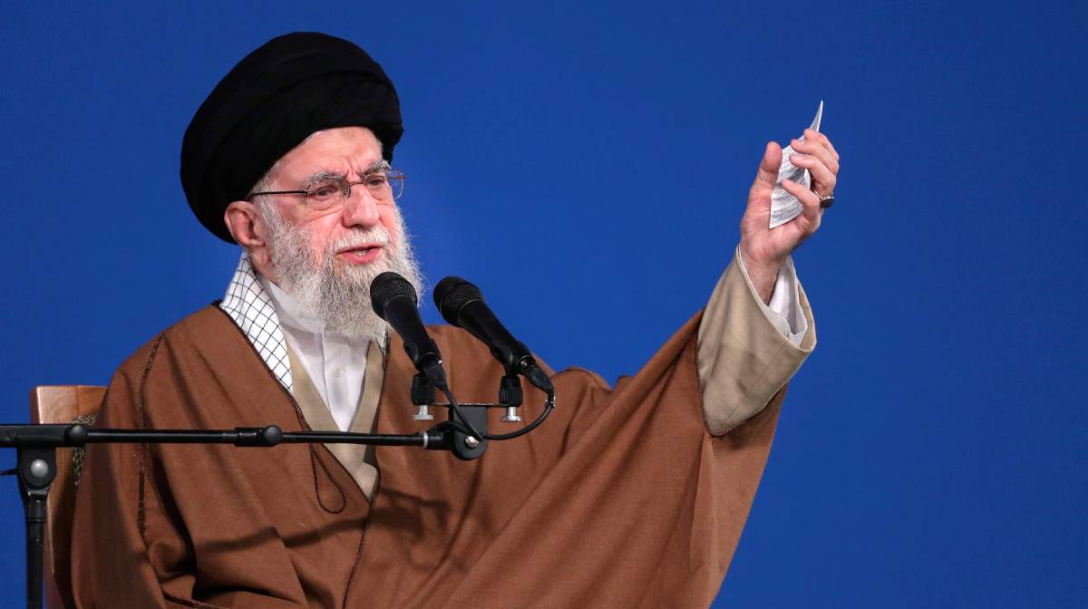 In this photo released by the official website of the office of the Iranian supreme leader, Supreme Leader Ayatollah Ali Khamenei speaks to a group of people and officials in Tehran, Iran, Friday, March 21, 2025. (Office of the Iranian Supreme Leader via AP)