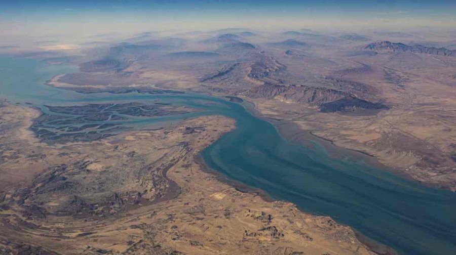FILE PHOTO: An aerial view of the Iranian shores and the island of Qeshm in the strait of Hormuz, December 10, 2023. REUTERS/Stringer/File Photo