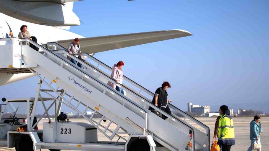 People who were stranded in Dubai amid the U.S.-Israeli conflict with Iran, arrive at Varna Airport, in Varna, Bulgaria, March 4, 2026. REUTERS/Orlin Tsanev