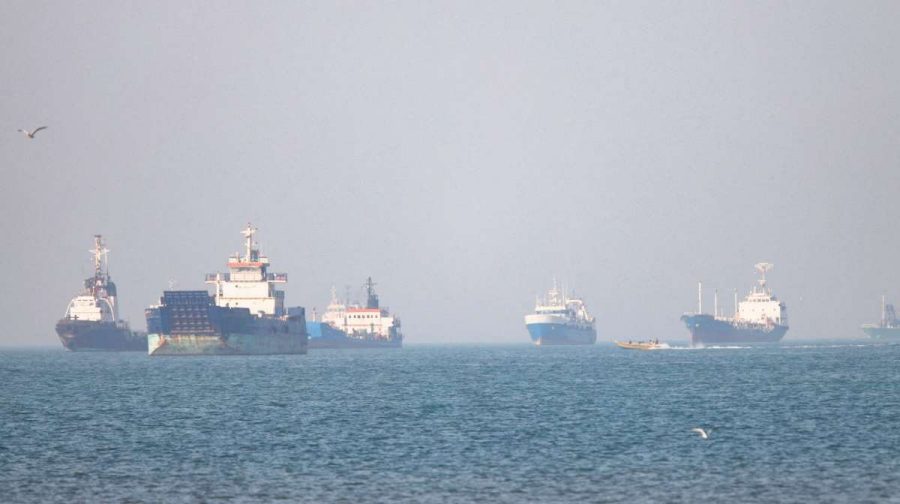FILE PHOTO: Vessels in the Strait of Hormuz near Bandar Abbas, Iran, May 4, 2026. Amirhosein Khorgooi/ISNA/WANA (West Asia News Agency) via REUTERS ATTENTION EDITORS - THIS PICTURE WAS PROVIDED BY A THIRD PARTY/File Photo