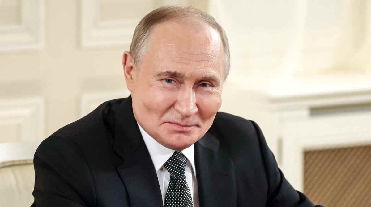 Russian President Vladimir Putin attends a meeting with representatives of international news agencies on the sidelines of the St. Petersburg International Economic Forum (SPIEF) in Saint Petersburg, Russia June 18, 2025. Sputnik/Vyacheslav Prokofyev/Pool via REUTERS ATTENTION EDITORS - THIS IMAGE WAS PROVIDED BY A THIRD PARTY.