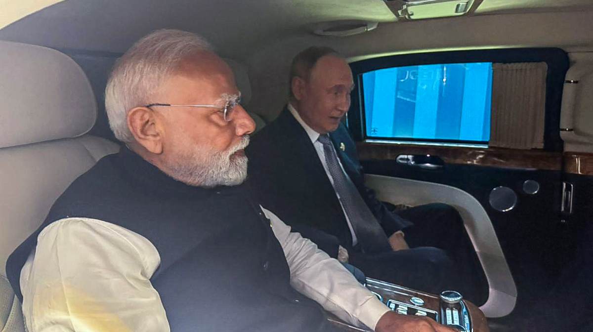 modi-putin-share-car