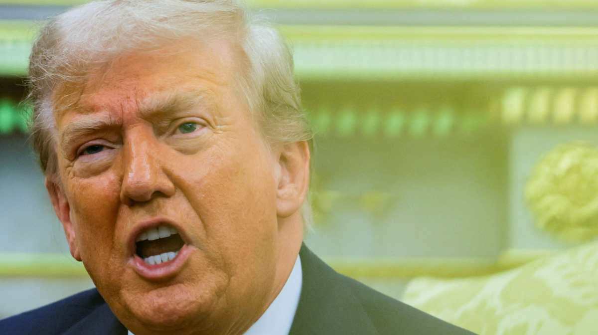 U.S. President Donald Trump reacts as he and the President of Poland Karol Nawrocki (not pictured) meet in the Oval Office at the White House in Washington, D.C., U.S., September 3, 2025.  REUTERS/Brian Snyder