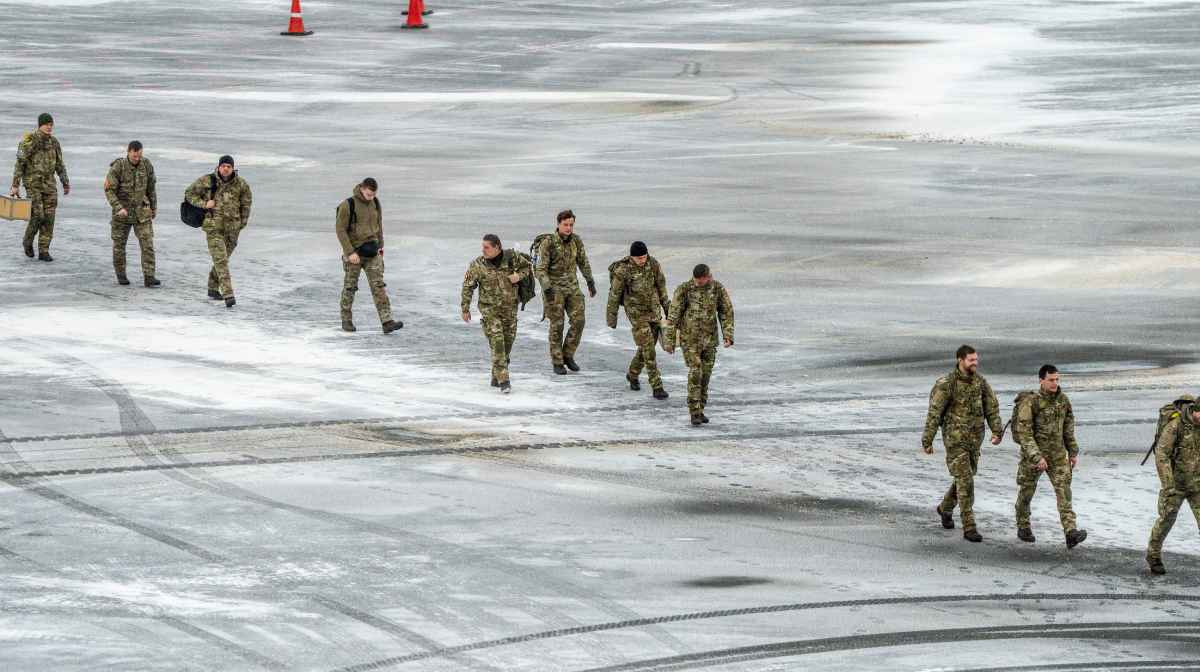 Danish soldiers land at Nuuk airport, January 19, 2026. Mads Claus Rasmussen/Ritzau Scanpix/via REUTERS    ATTENTION EDITORS - THIS IMAGE WAS PROVIDED BY A THIRD PARTY. DENMARK OUT. NO COMMERCIAL OR EDITORIAL SALES IN DENMARK.