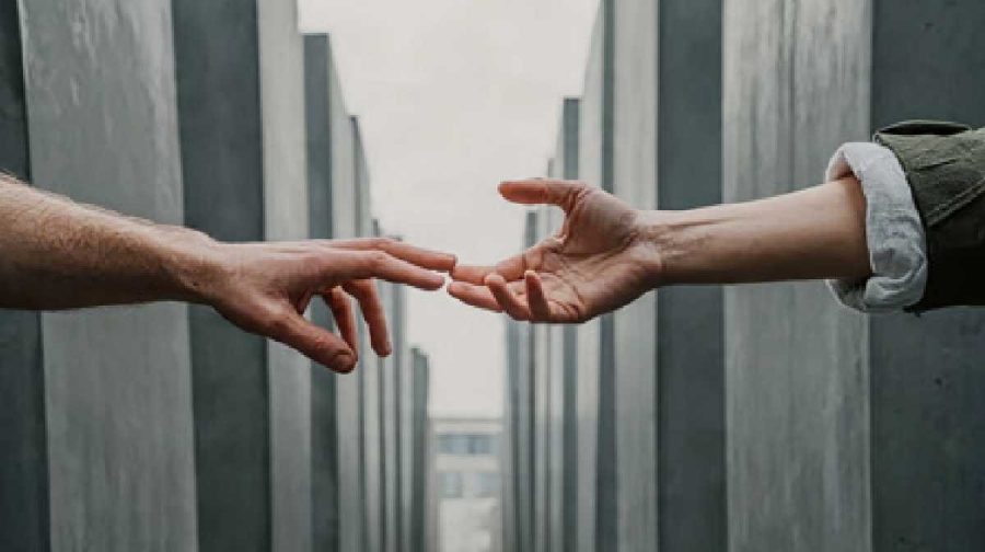 couple-seperation-during-honeymoon