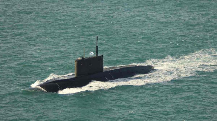 uk-warns-russia-submarines-underwater-cables