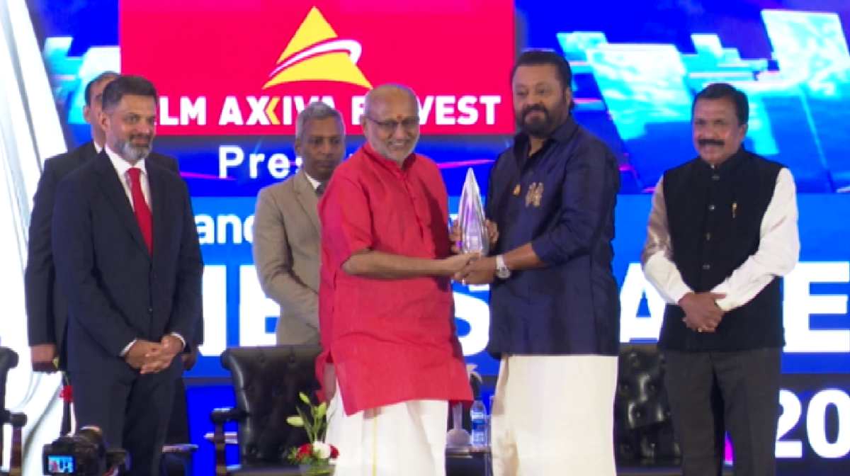 'ജനങ്ങള്‍ക്ക് നന്ദി'; 'ന്യൂസ് മേക്കര്‍ 2024' പുരസ്കാരം ഏറ്റുവാങ്ങി സുരേഷ് ഗോപി