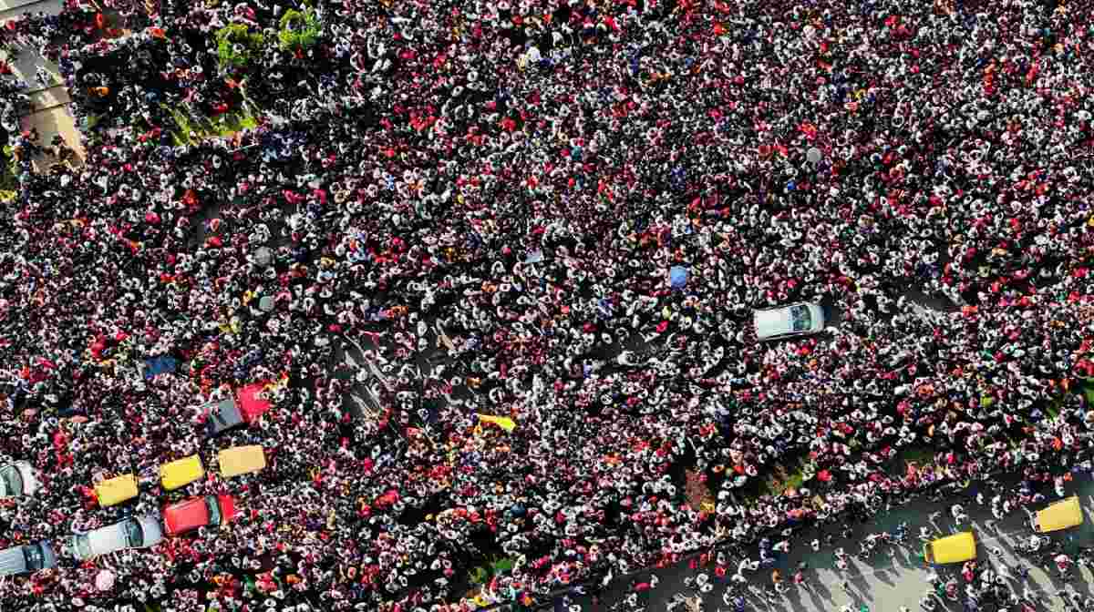 crowd-chinnaswamy