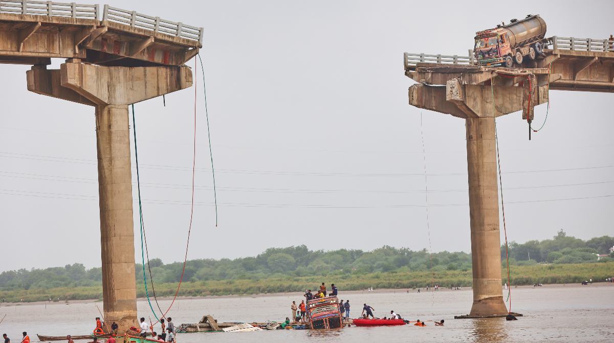 gujarat-bridge-collapse