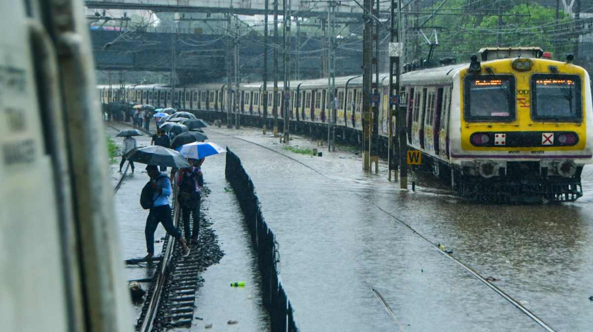 mumbai-train