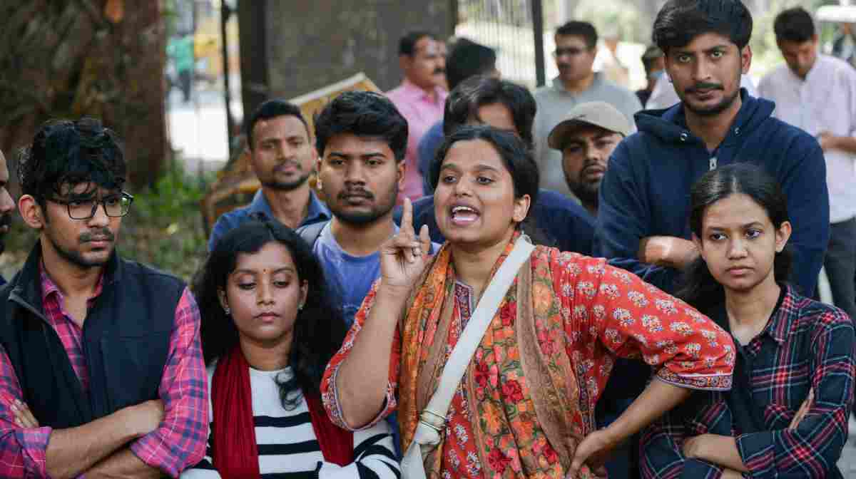 Activists of Left-wing address the media after clashes between ABVP and Leftist groups late at night on the JNU campus (ANI)