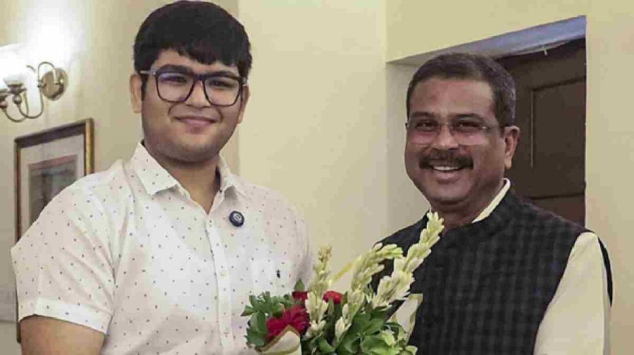 panshul-bansal-dharmendra-pradhan