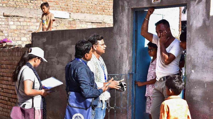 Census 2027 Survey Teams Conduct Door-to-Door Data Collection in Bikaner/ ANI