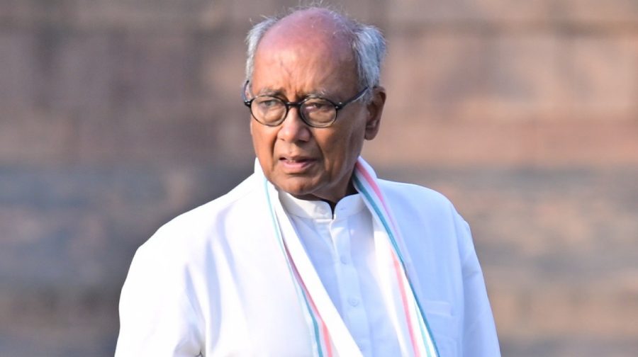 New Delhi 2024 May 21  : Senior Congress leader Digvijaya Singh pays tribute to former prime minister Rajiv Gandhi on his death anniversary at Veer Bhumi, in New Delhi @ Rahul R Pattom