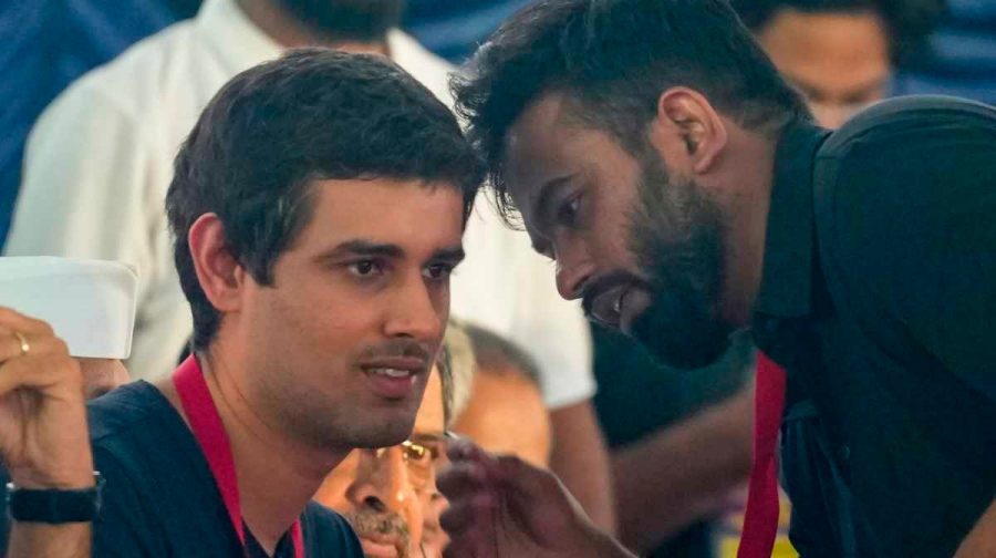 Bengaluru: Cockroach Janta Party (CJP) founder Abhijeet Dipke in a conversation with YouTuber Dhruv Rathee during the 'people's tribunal  protest, organised by various civil society groups against the Special Intensive Revision (SIR) of electoral rolls, at Freedom Park in Bengaluru, Thursday, Oct. 8, 2026. (PTI Photo/Shailendra Bhojak)(PTI10_08_2026_000219B)