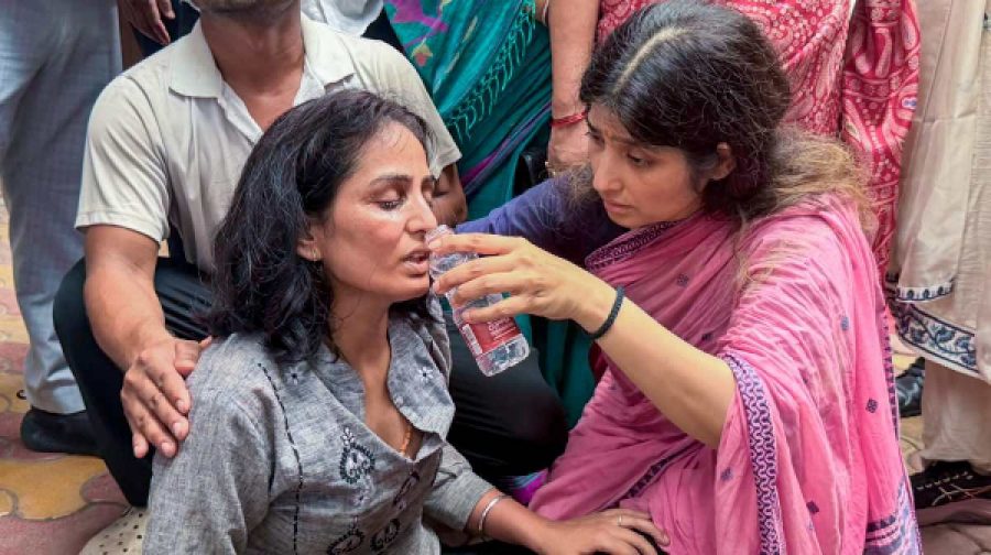 dimple-yadav-delhi-protest