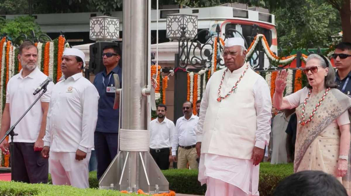 rahul-kharge-sonia-21