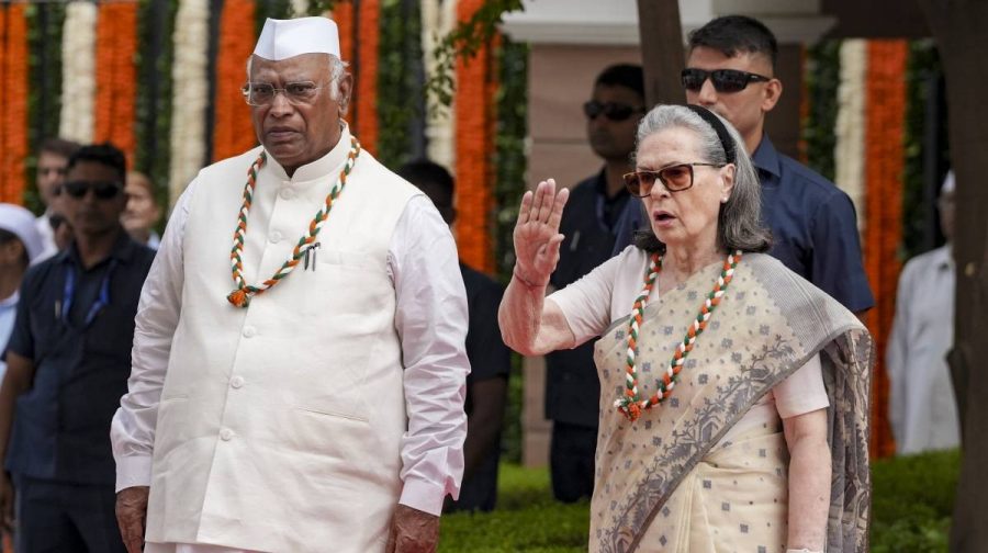Sonia Gandhi and Mallikarjun Kharge during the 80th Independence Day celebrations at AICC headquarters (PTI Photo/Atul Yadav)

