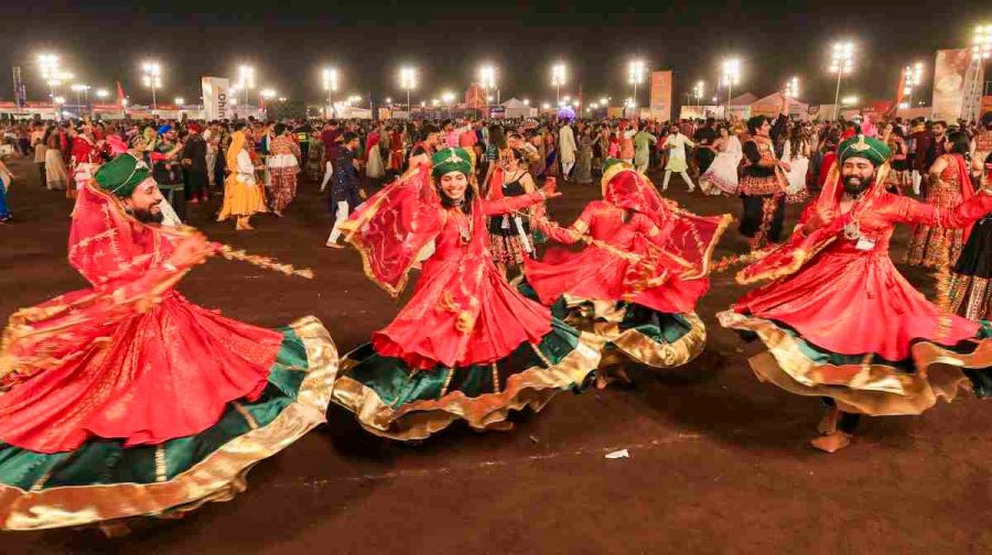 vhp-navratri-garba-entry-restrictions-maharashtra-controversy