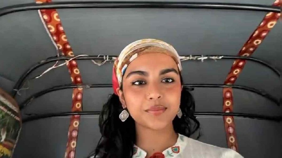 bandana-girl-viral-video