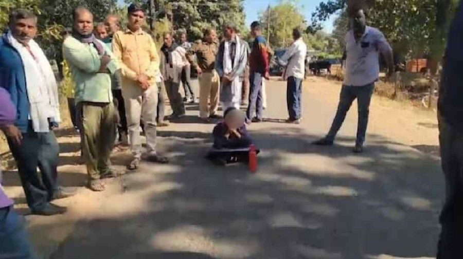 madhya-pradesh-school-girl-protest