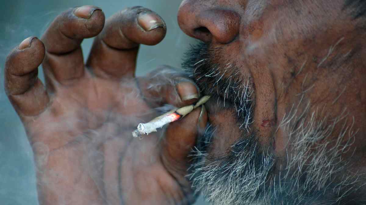 പ്രതീകാത്മക ചിത്രം: AP (നിയമപരമായ മുന്നറിയിപ്പ്: പുകവലി ആരോഗ്യത്തിന് ഹാനികരം)