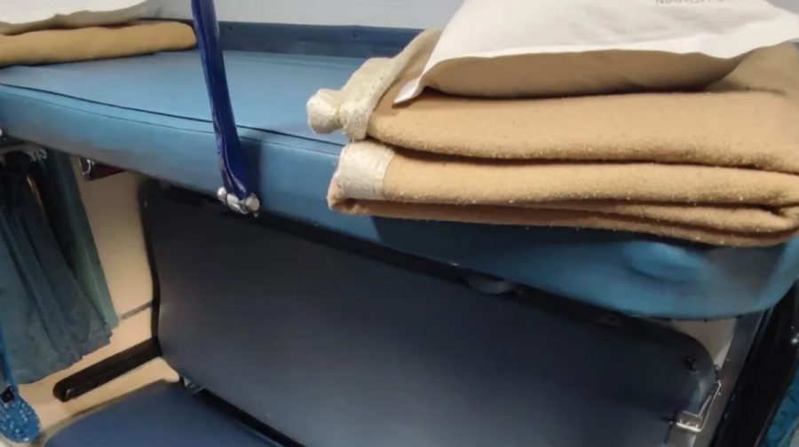train-blanket-3