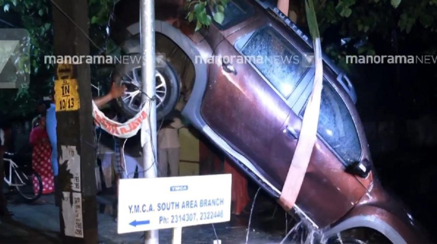 kochi-canal-kadavantra-car-accident