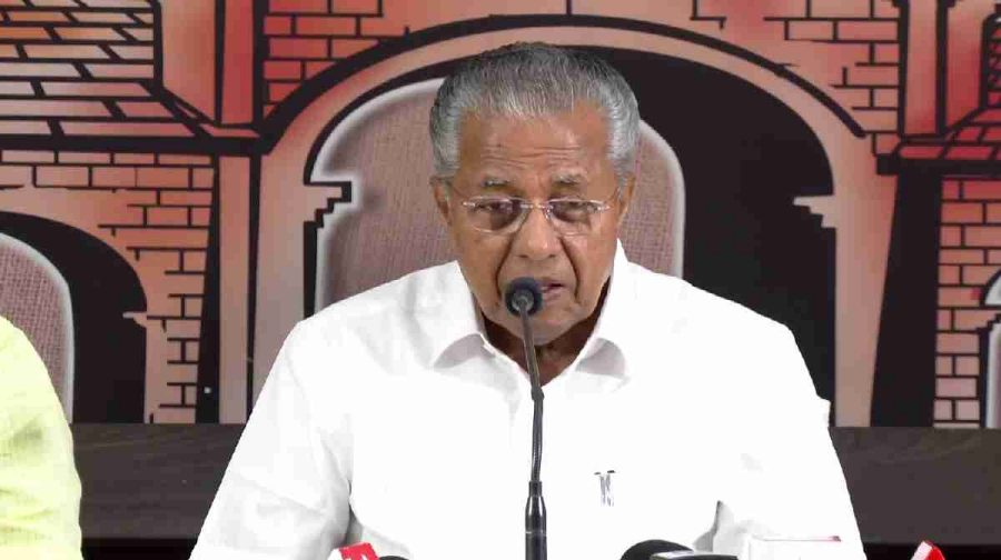 cm-pinarayi-kadakku-purathu
