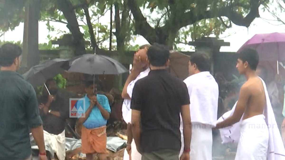 payyambalam-cremation