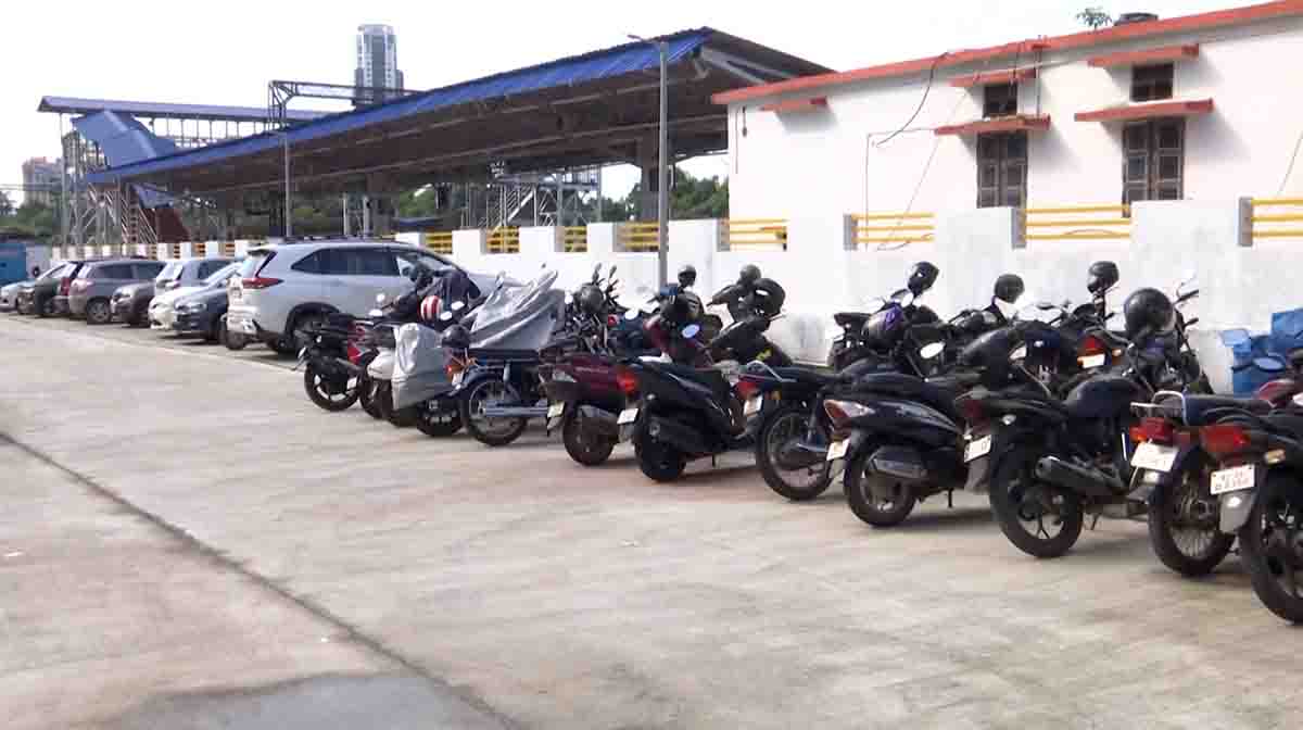 railway-parking