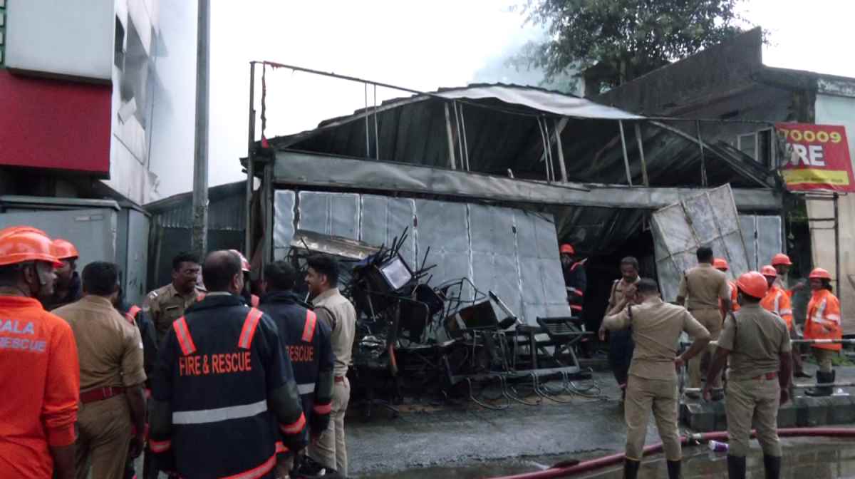 kochi-town-hall-fire