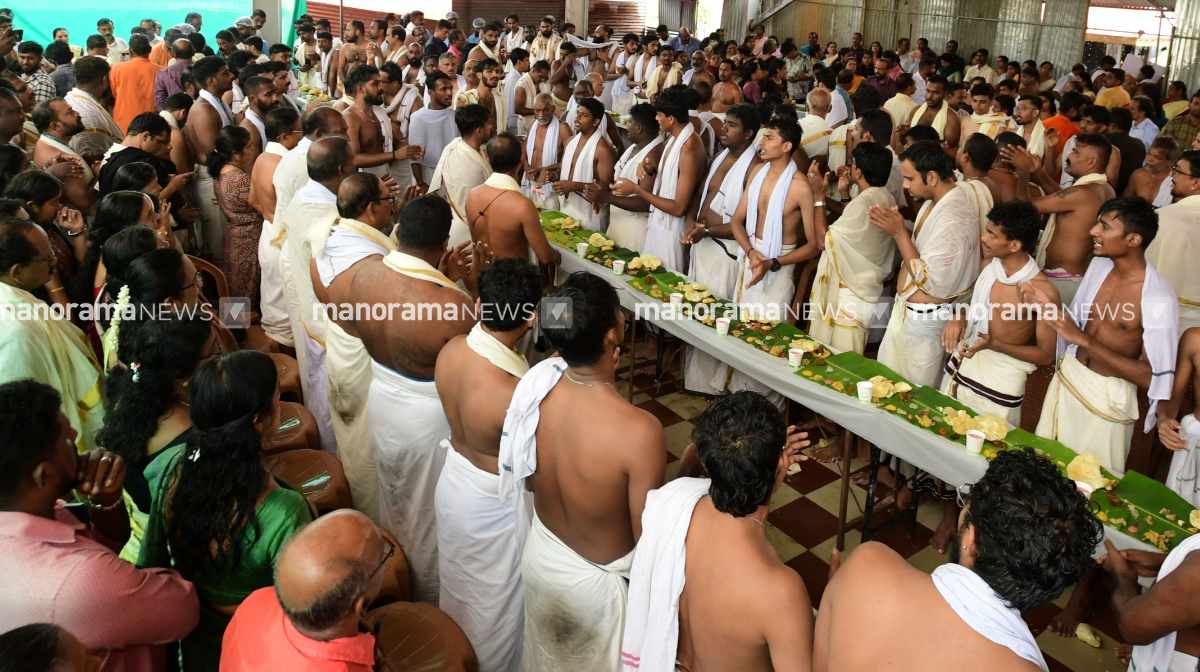 kerala-vallasadya-tradition-conflict