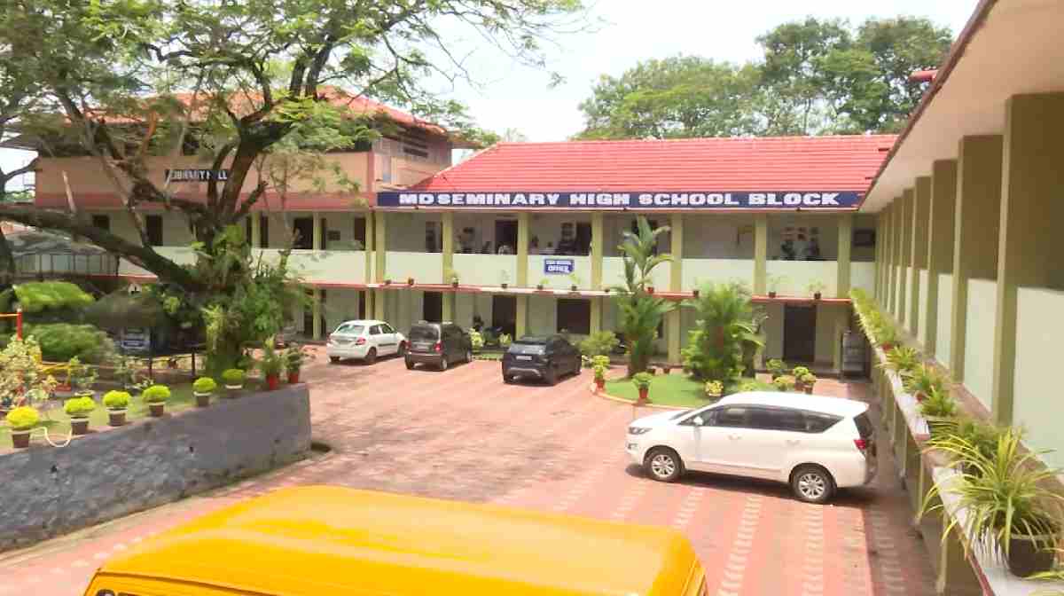 ഡ്യൂട്ടി കഴിഞ്ഞ് ഉദ്യോഗസ്ഥര്‍ പോയി; കറണ്ട് ബില്‍ അടച്ചില്ല; ഇരുട്ടിലായി ...