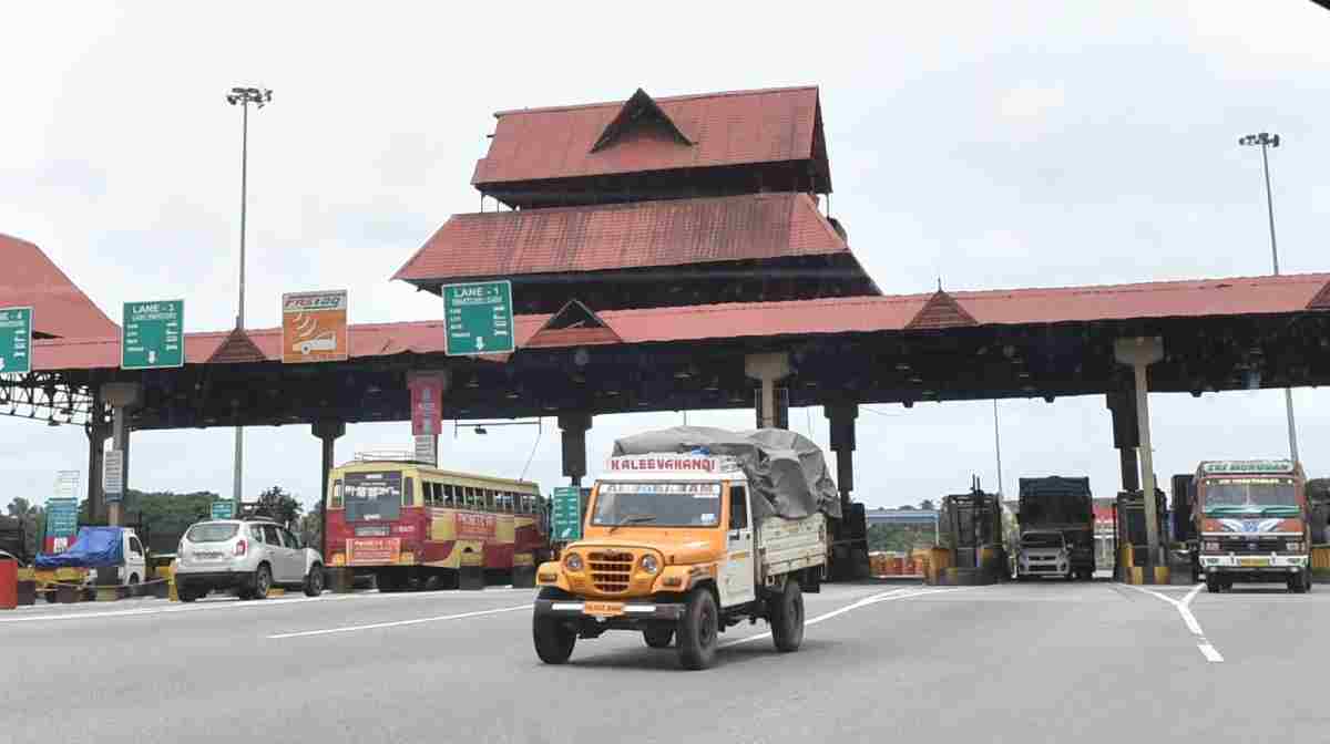 paliyekara-toll-plaza