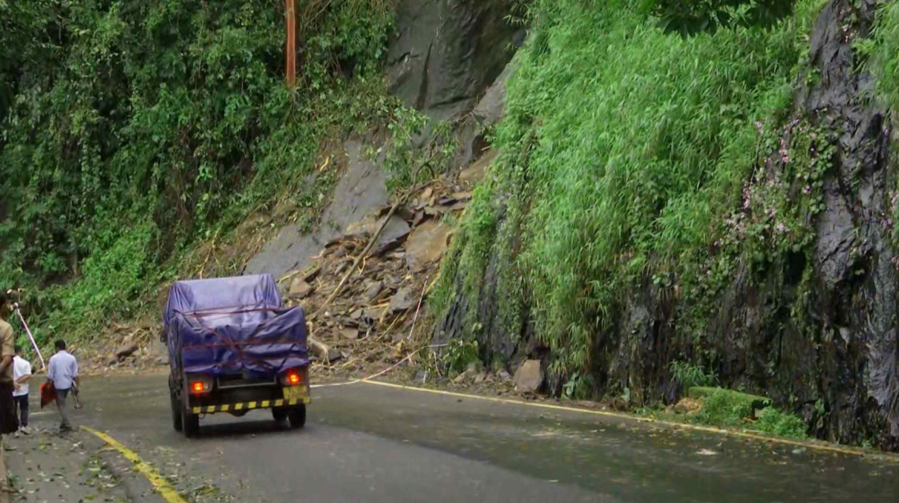 thamaraserry-churam-reopens-expert-team-landslide-risk