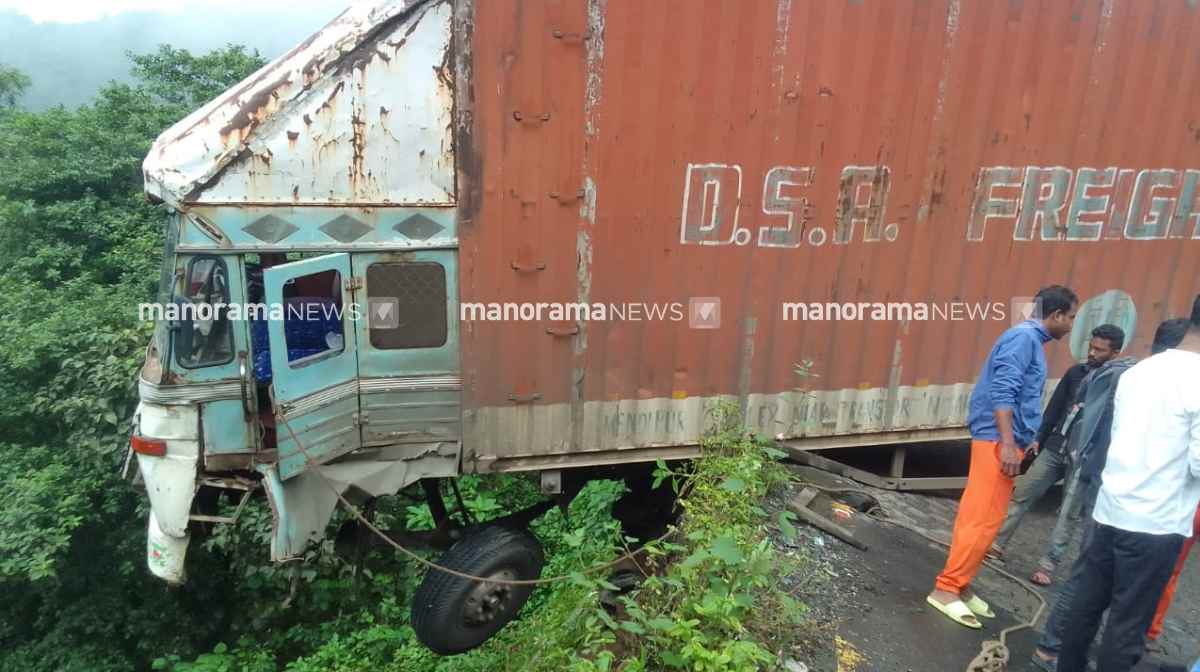 thamarassery-accident-2
