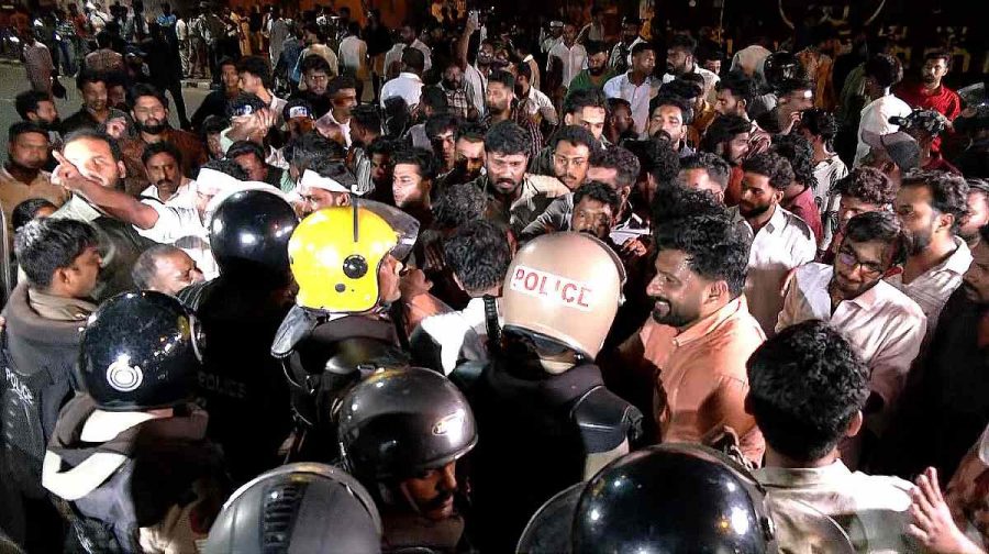 youth-congress-sfi-march-3