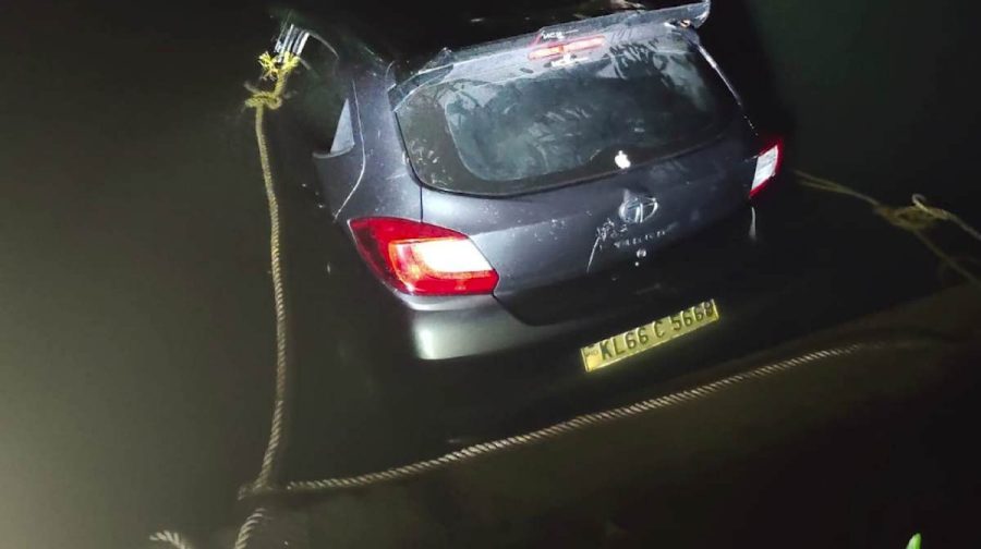 alappuzha-kainakary-car-accident-drowns-canal-youth-dead