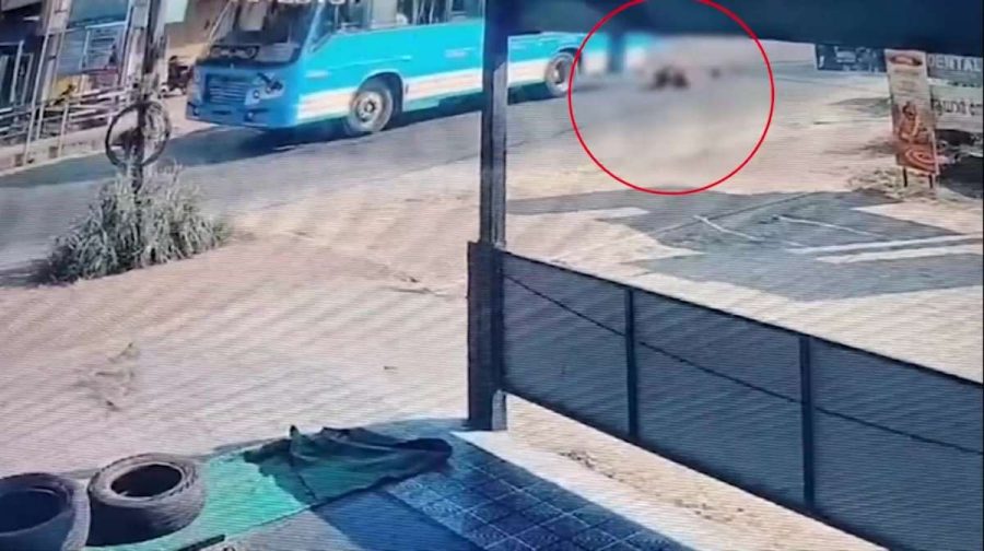 chavakkad-college-student-falls-off-moving-private-bus-cctv-visuals