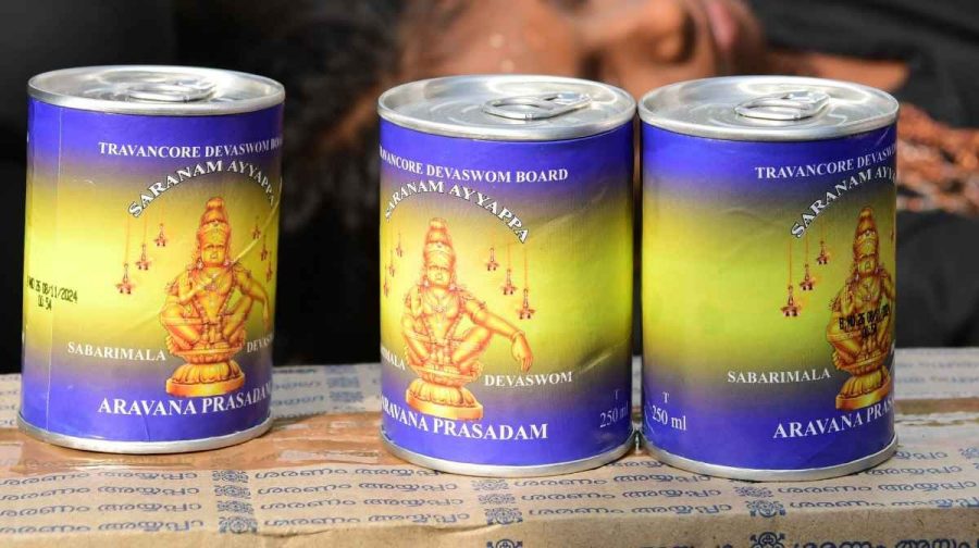 sabarimala-aravana-shortage-devotee-protest-sannidhanam