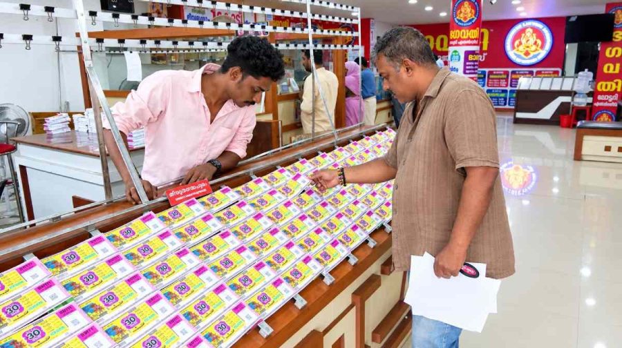 kerala-onam-bumper-lottery-ticket-sales-record-draw-tomorrow